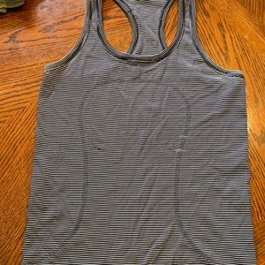 Lululemon swiftly tech tank sz 8